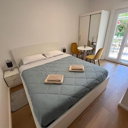 자다르 Green Oasis For Two, 30 Meters From Sea 아파트 외부 사진